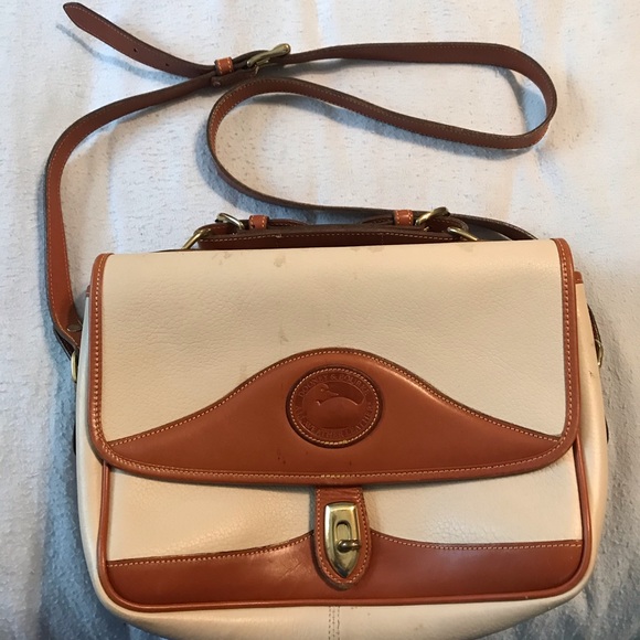 Dooney & Bourke Handbags - Dooney & Bourke Vintage Crossbody Purse